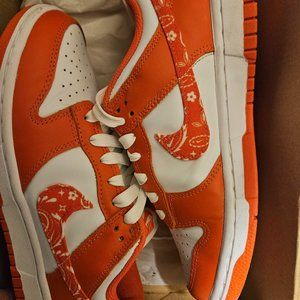 Nike dunk Lows Women 7.5